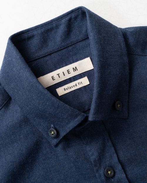 Camisa sport regular fit en franela de algodón y botón en el cuello