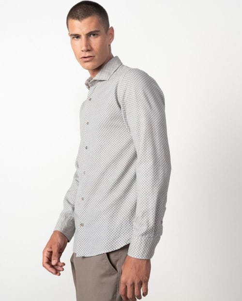 Camisa sport slim fit en estampado de algodón