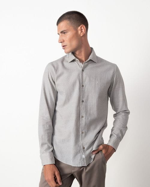 Camisa sport slim fit en estampado de algodón