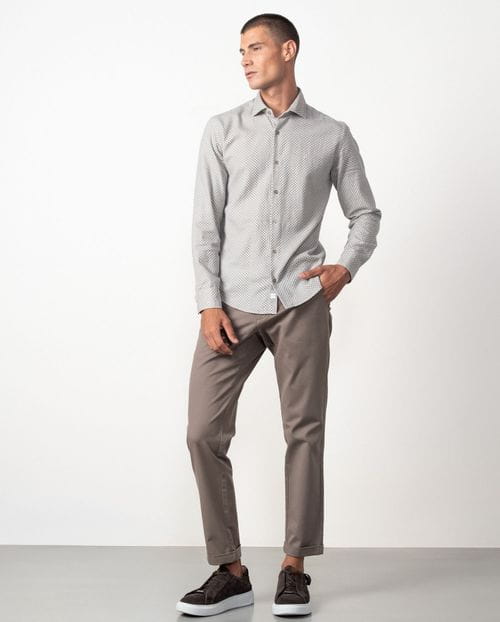 Camisa sport slim fit en estampado de algodón