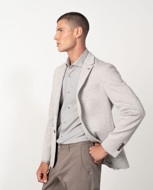 Unstructures and unlined slim fit blazer from heringbone knit-like fabric