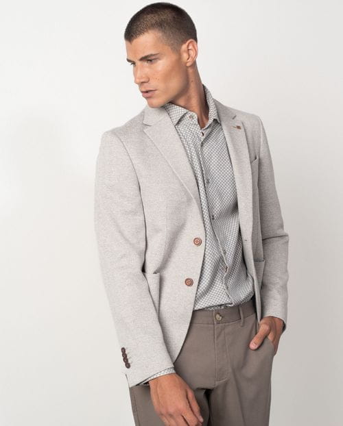 Unstructures and unlined slim fit blazer from heringbone knit-like fabric