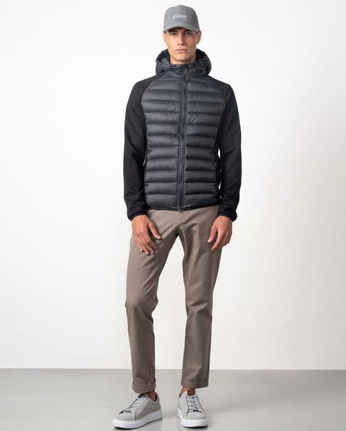 Ultra-lightweight quilded hooded jacket combining technical fabric and foam