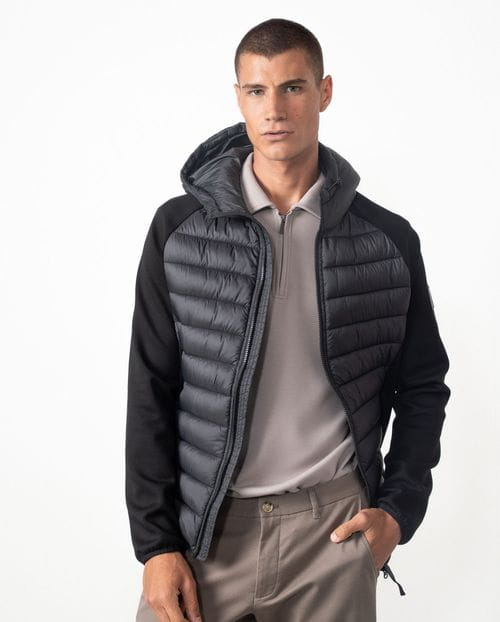 Ultra-lightweight quilded hooded jacket combining technical fabric and foam