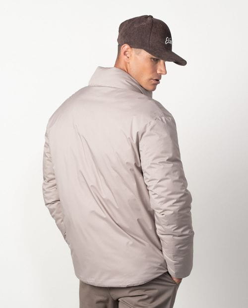 Quilted jacket with no external stitchings, ultra-lightweight stretch fabric