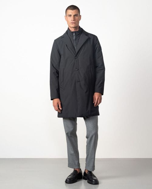 Abrigo técnico ultraligero `estilo piumino´ con vista-chaleco desmontable