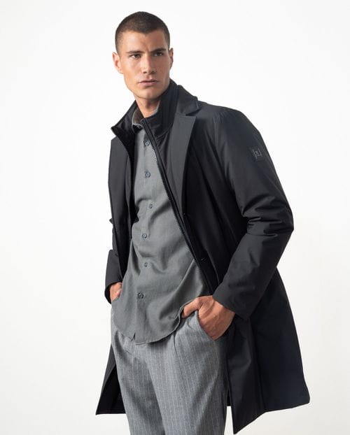 Abrigo técnico ultraligero `estilo piumino´ con vista-chaleco desmontable