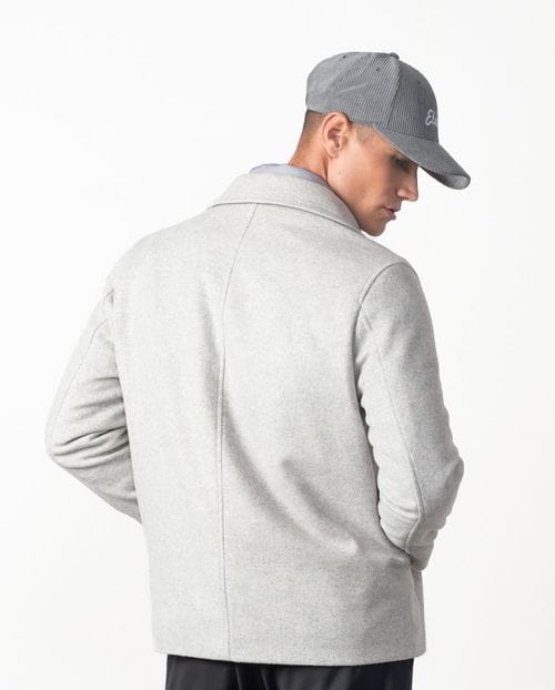 Cazadora corta de paño ligero con cuello-vista desmontable