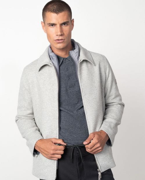 Short jacket in lightweight fabric with detachable collar