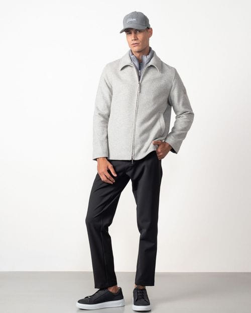 Short jacket in lightweight fabric with detachable collar