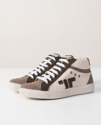 Low lace-up anckle boot made in combined fabrics