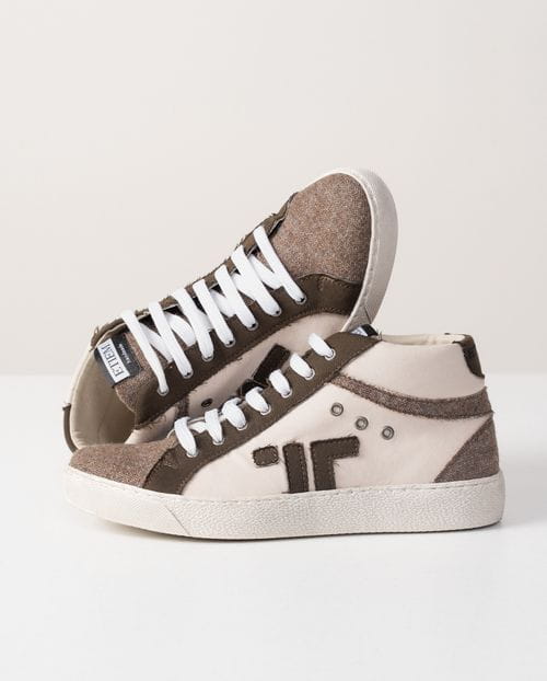 Botín bajo acordonado en tejidos combinados