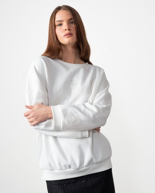 Sudadera 'oversize' con bordado en delantero y manga izquierda
