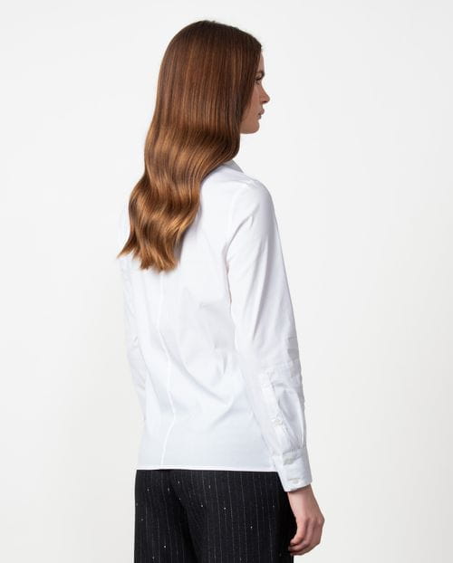 Fitted whit shirt in poplin cotton fabric with elastane