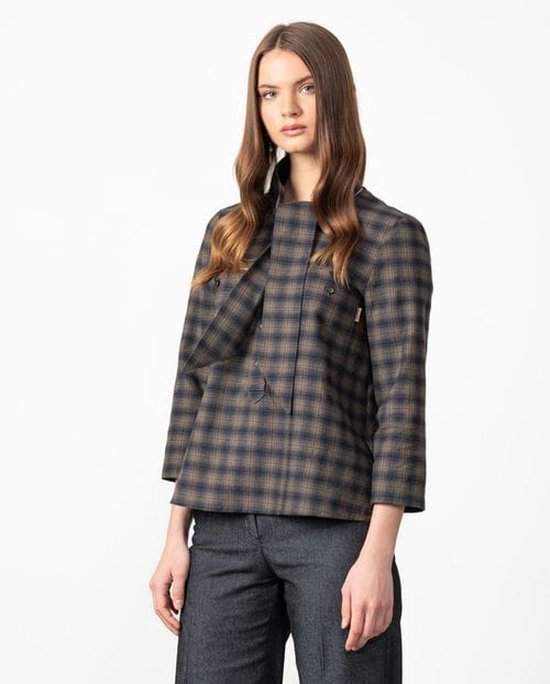 <p>Camisa 'sport' de cuadro Madrás afranelado con lazo el escote</p>