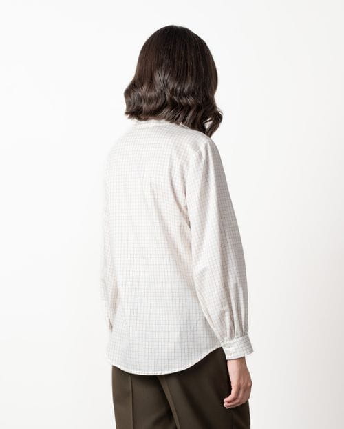 Shirt with round collar and puffed sleeve in windowpane check