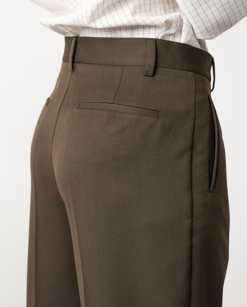 Cropped barrel trousers with pleats made in washable wool-style fabric of polieser-viscose