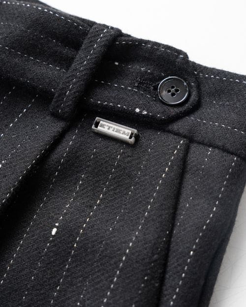 Men's tailored trousers with pleats made in wool fabric with pinstripe pattern