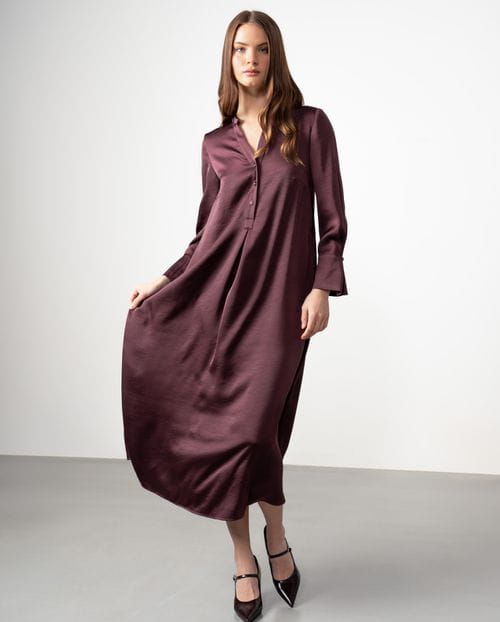Vestido midi de manga larga y escote redondo en tejido satinado