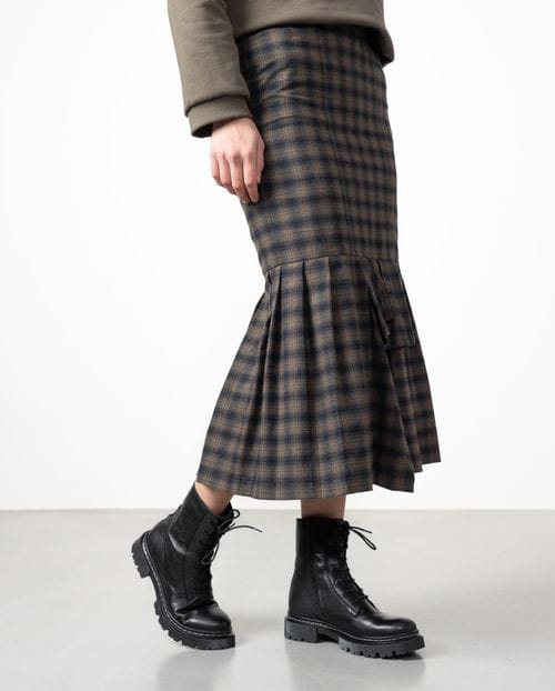 Falda midi entallada con volantes en el bajo en popelín afranelado de cuadros