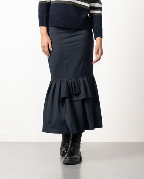 Falda midi entallada con volantes en lana fría