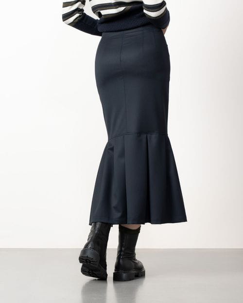 Falda midi entallada con volantes en lana fría