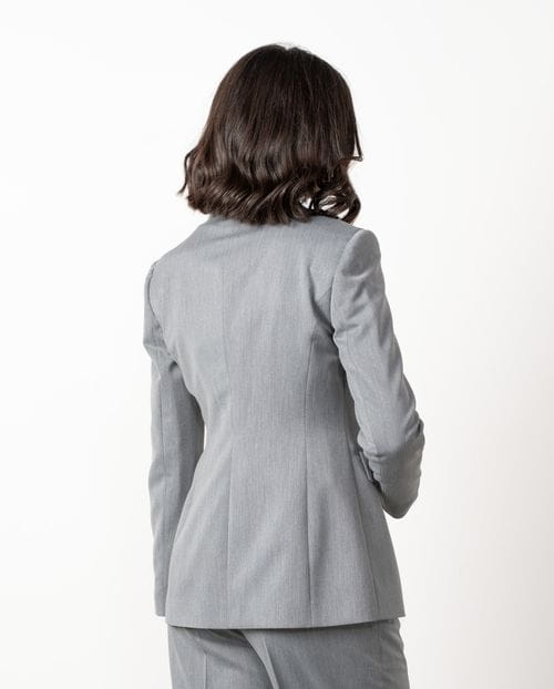 Fitted blazer made from cool wool-style fabric with polyester-viscose