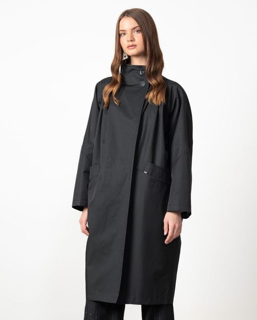 Oversize dustercoat with funnel neck made in water-repellent twill fabric