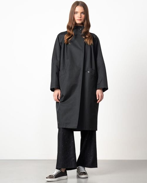 Oversize dustercoat with funnel neck made in water-repellent twill fabric