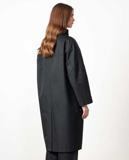 Oversize dustercoat with funnel neck made in water-repellent twill fabric
