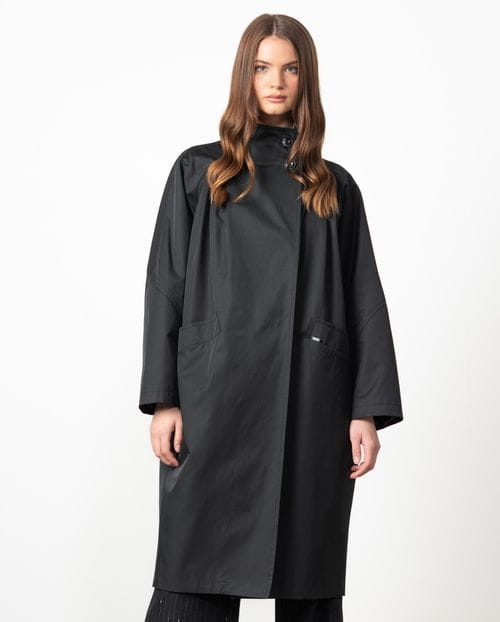 Oversize dustercoat with funnel neck made in water-repellent twill fabric