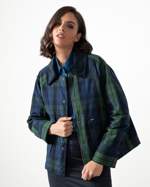 Parka corta acolchada de cuadros en tejido encerado repelente al agua