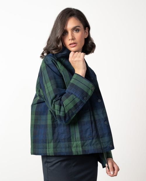 Parka corta acolchada de cuadros en tejido encerado repelente al agua