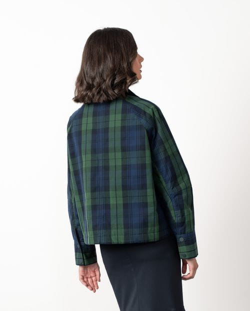 Parka corta acolchada de cuadros en tejido encerado repelente al agua