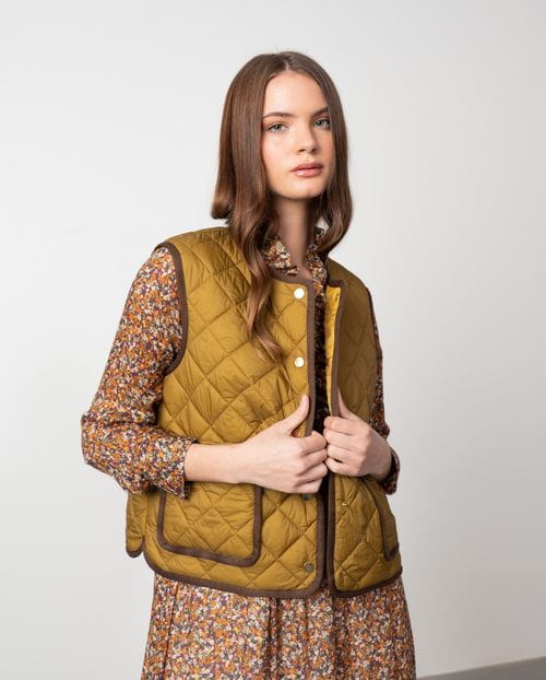 Chaleco envivado de acolchado fino en tejido repelente al agua