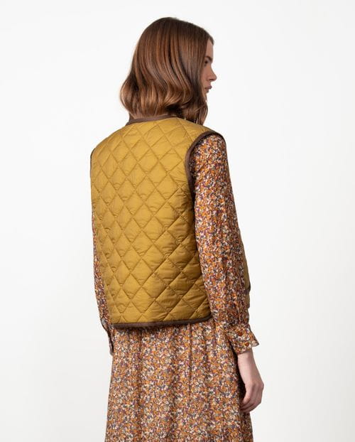 Chaleco envivado de acolchado fino en tejido repelente al agua