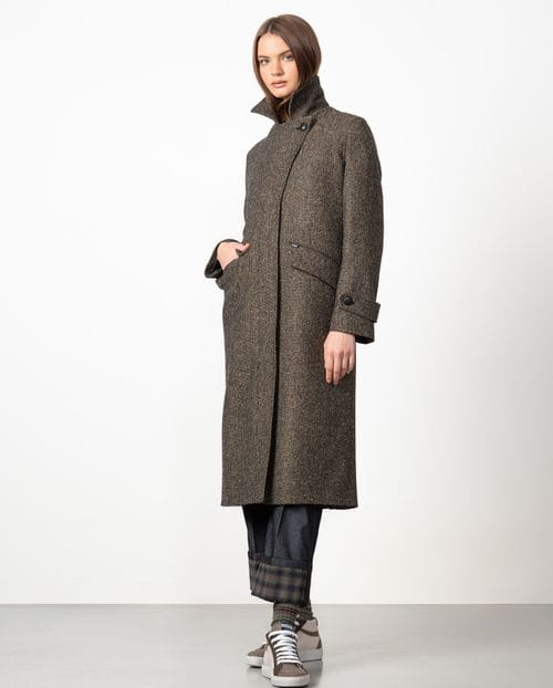 Funne collar long coat with one lapel made from cheviot wool