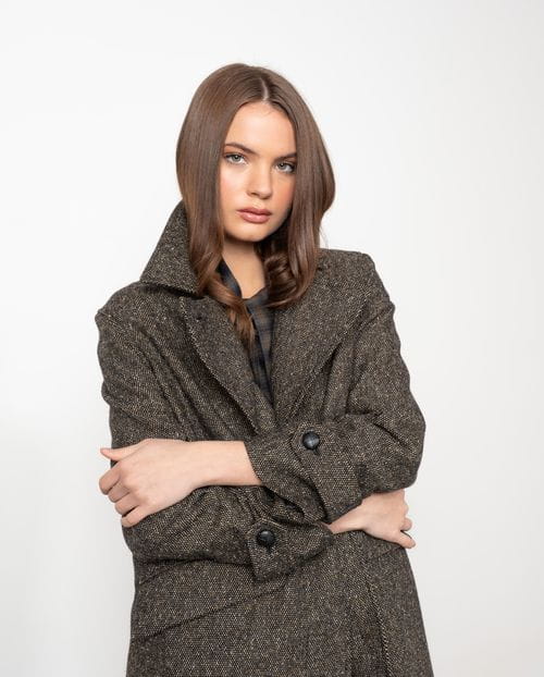Funne collar long coat with one lapel made from cheviot wool