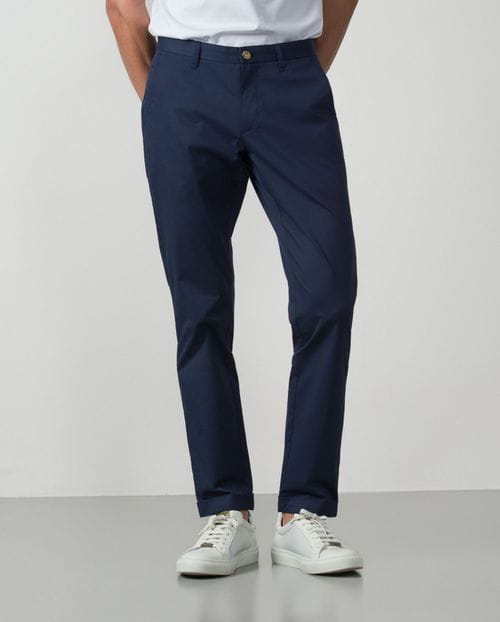 <p>Pantalón <em>sport extra slim</em> en <em>twill</em> de algodón elástico</p>