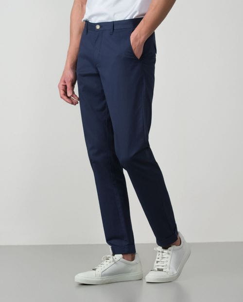 <p>Pantalón <em>sport extra slim</em> en <em>twill</em> de algodón elástico</p>