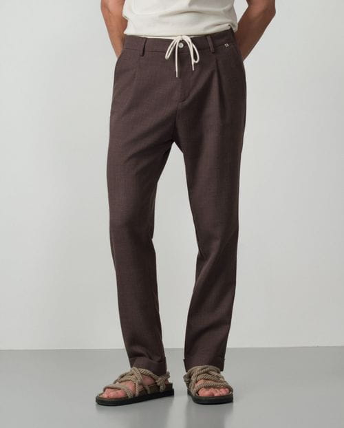 Pantalón de una pinza con cordón y goma en la cintura en tejido liso de lana-lino