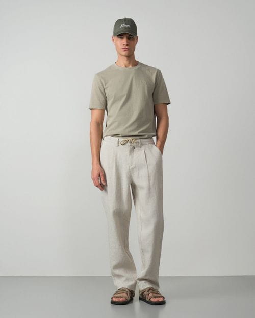 Pantalón de una pinza con cordón y goma en la cintura hecho en lino 100%