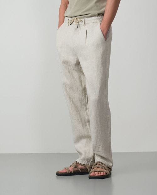 Pantalón de una pinza con cordón y goma en la cintura hecho en lino 100%