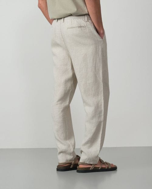 Pantalón de una pinza con cordón y goma en la cintura hecho en lino 100%