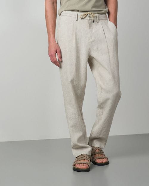 Pantalón de una pinza con cordón y goma en la cintura hecho en lino 100%