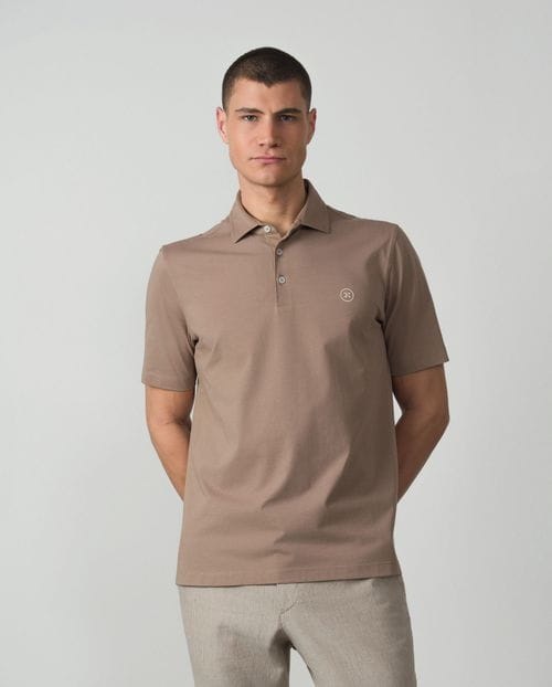 Polo de manga corta con cuello camisero en punto liso mercerizado