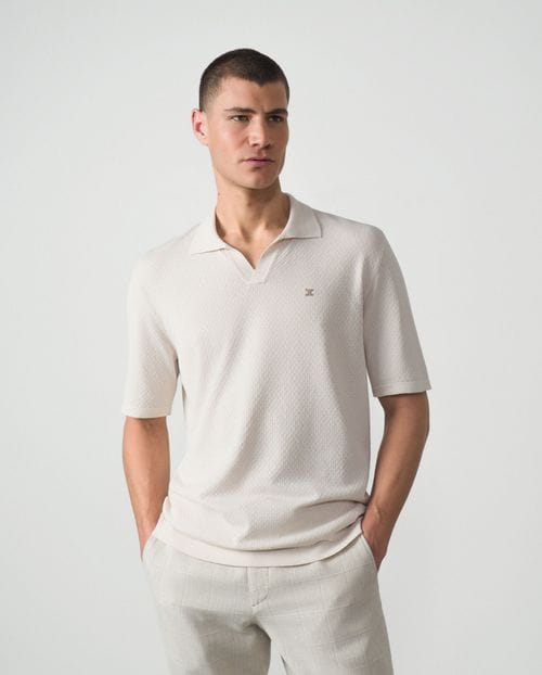 Short sleeved V-neck knit polo shirt