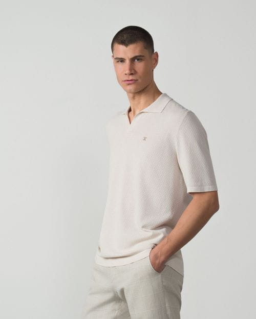 Short sleeved V-neck knit polo shirt