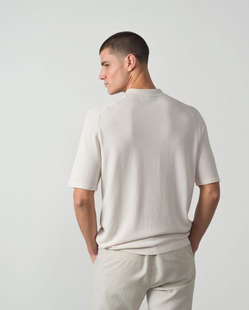 Short sleeved V-neck knit polo shirt