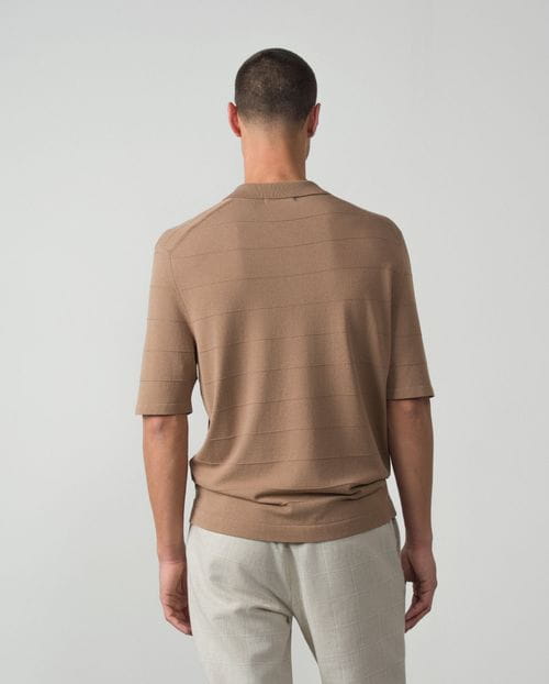 Polo de punto tricot de fantasía con cuello camisero y cierre de botones